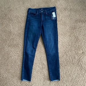 GAP DARK WASH STRAIGHT FIT JEANS w ORIGINAL TAGS